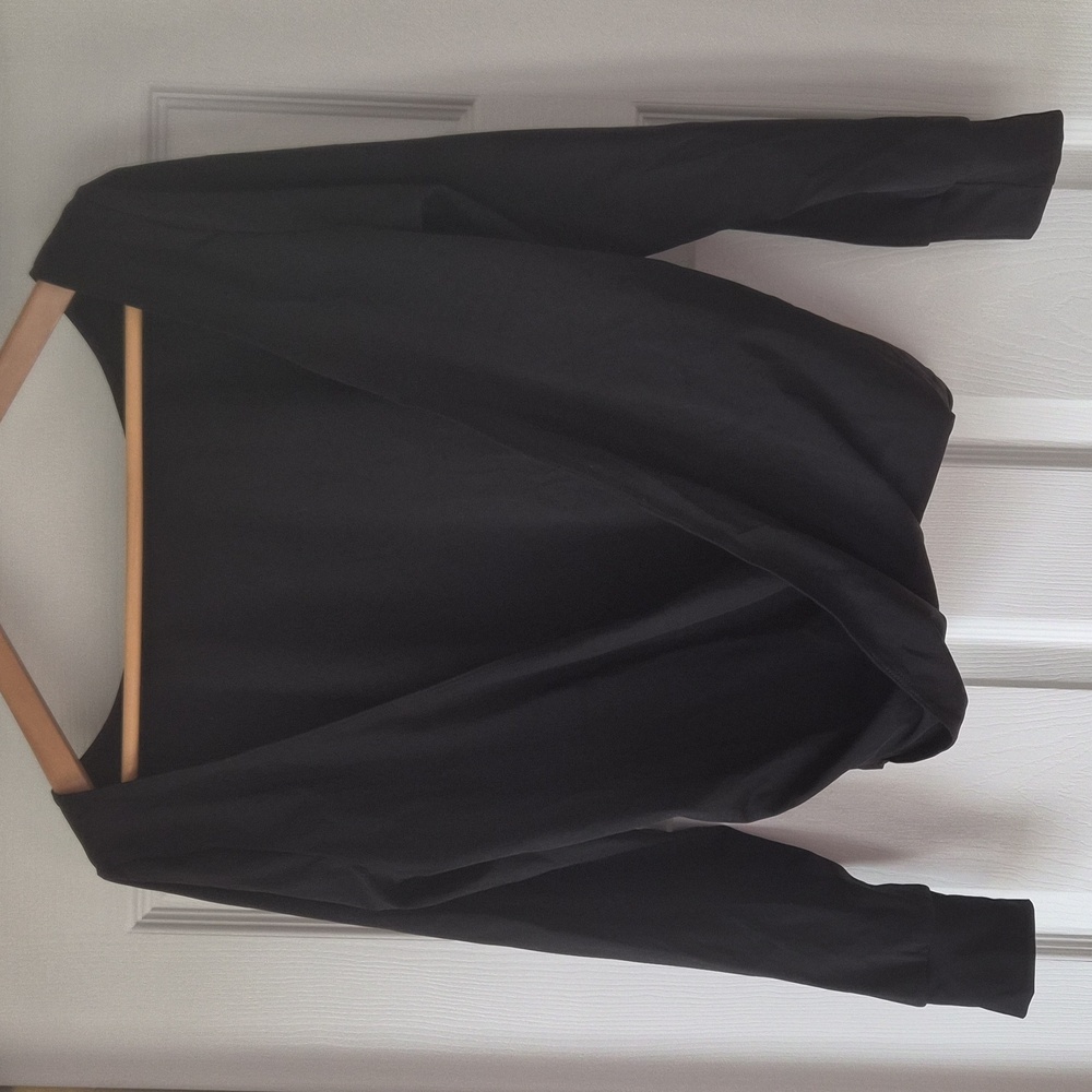Halara SoftlyZero Airy Cut-out Back Yoga Sports Top Black Sz Medium BNWOT